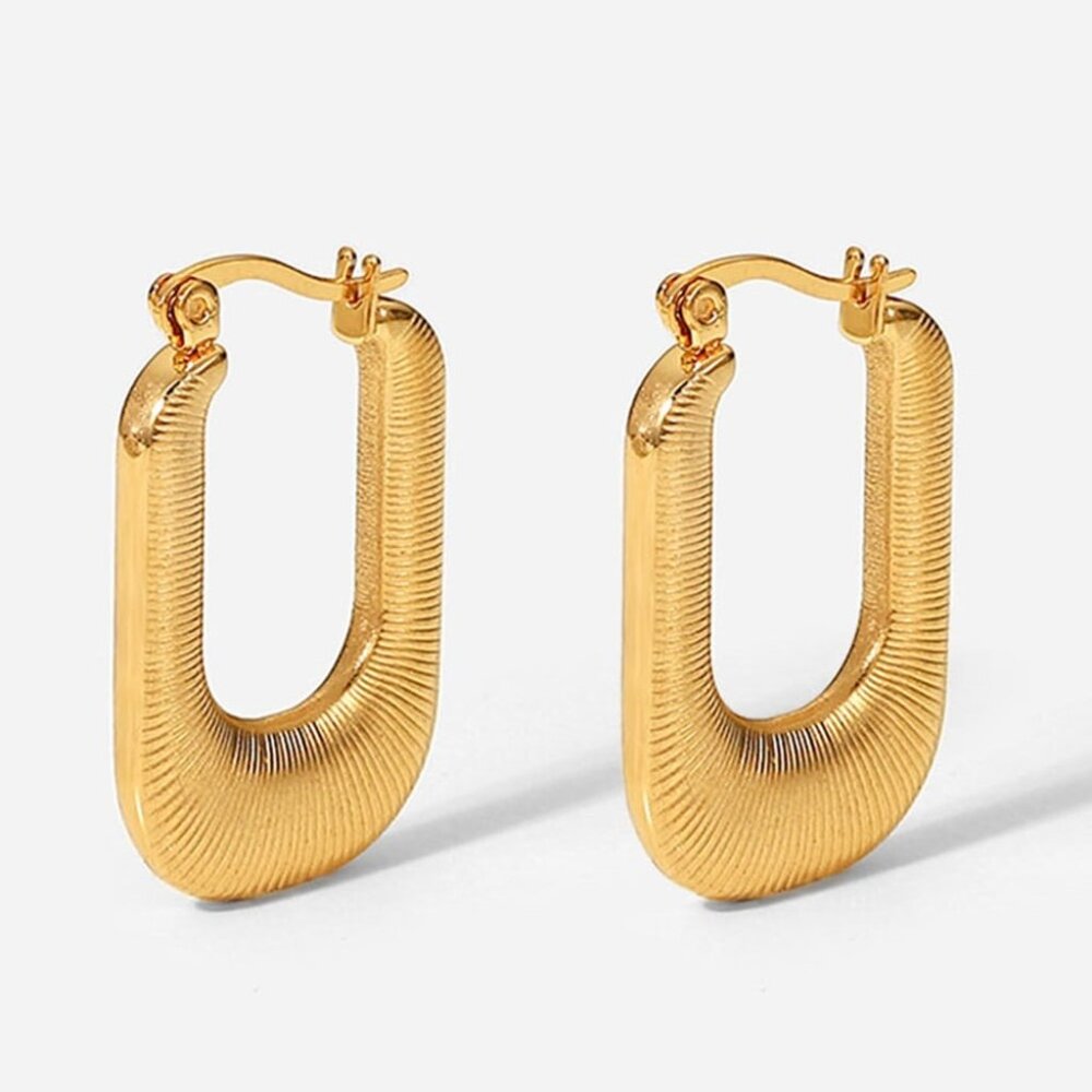 Good Luck Charm Screw-Thread U-Shaped Earrings (Gold)